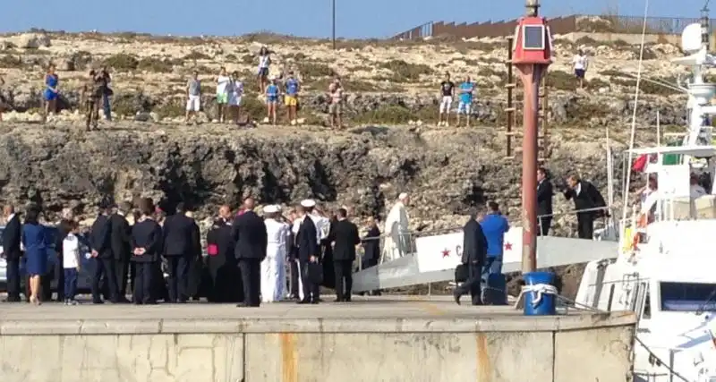 PAPA BERGOGLIO A LAMPEDUSA 