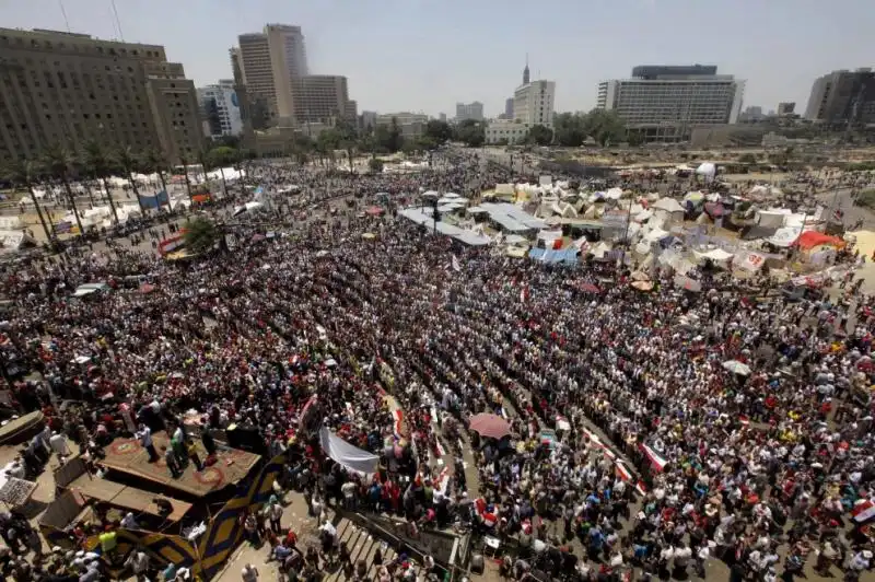 PIAZZA TAHRIR LA PROTESTA CONTRO IL PRESIDENTE MORSI 