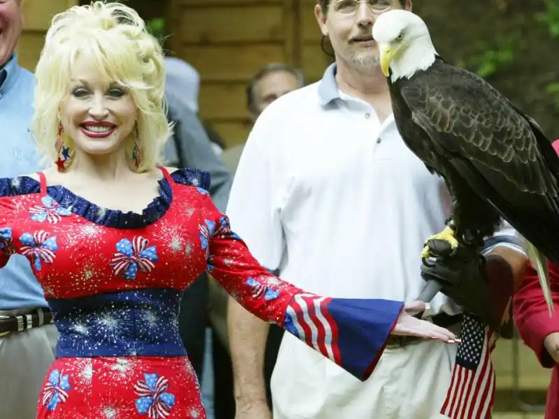 SPECIALE LUGLIO I PERSONAGGI PI RAPPRESENTATIVI DEGLI USA DOLLY PARTON 