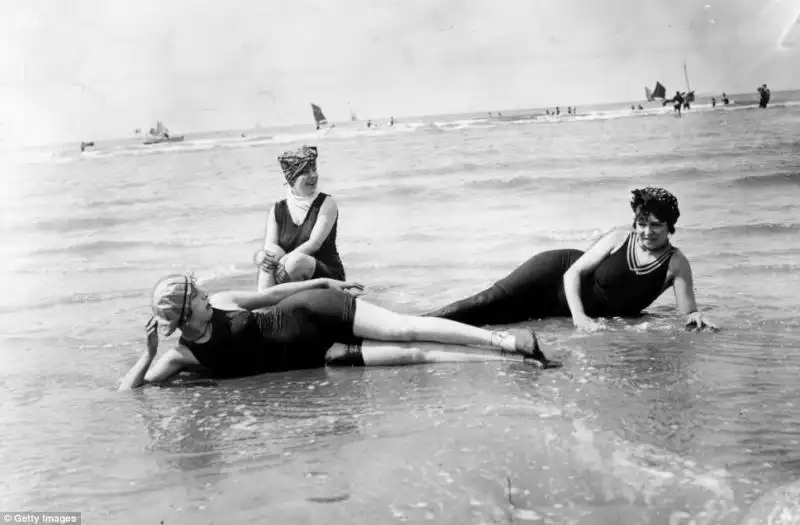 IN SPIAGGIA AI PRIMI DEL NOVECENTO 