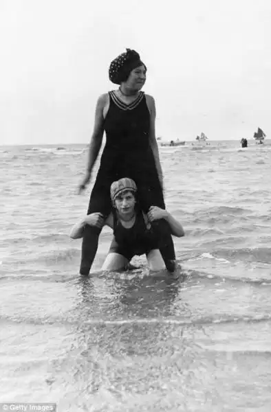 IN SPIAGGIA AI PRIMI DEL NOVECENTO 