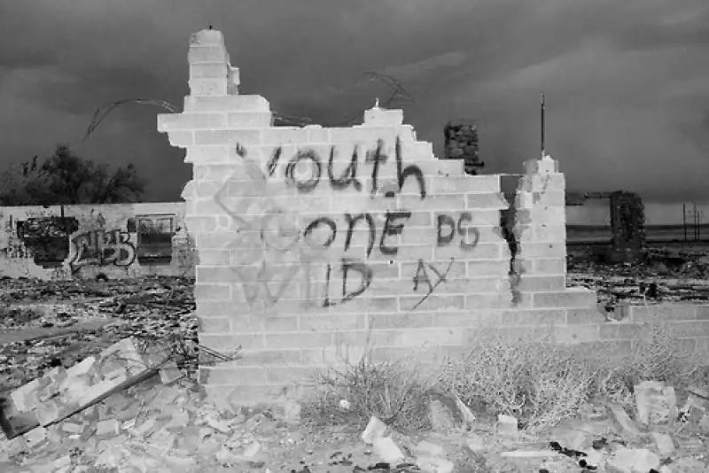 YOUTH GONE WILD FOTO BY TERRY RICHARDSON 