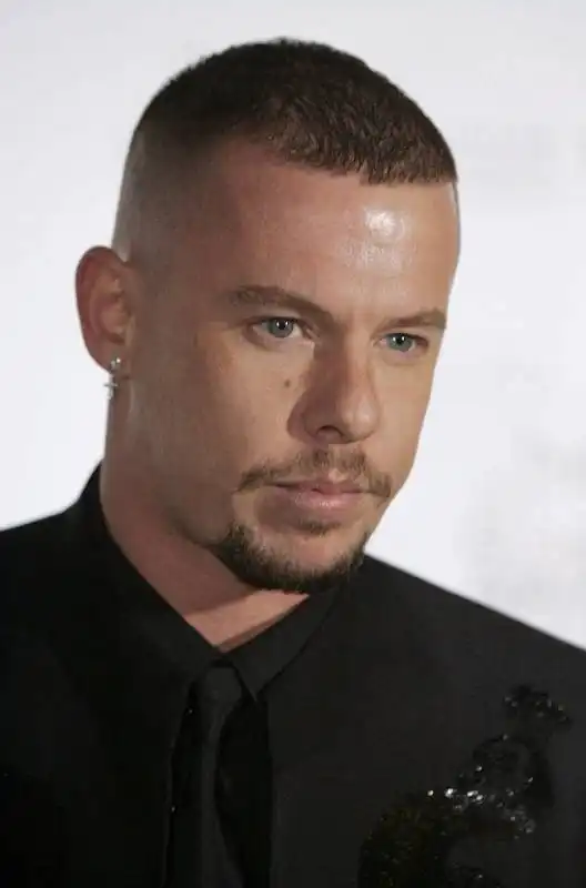 alexander mcqueen stilista suicida a quaranta anni