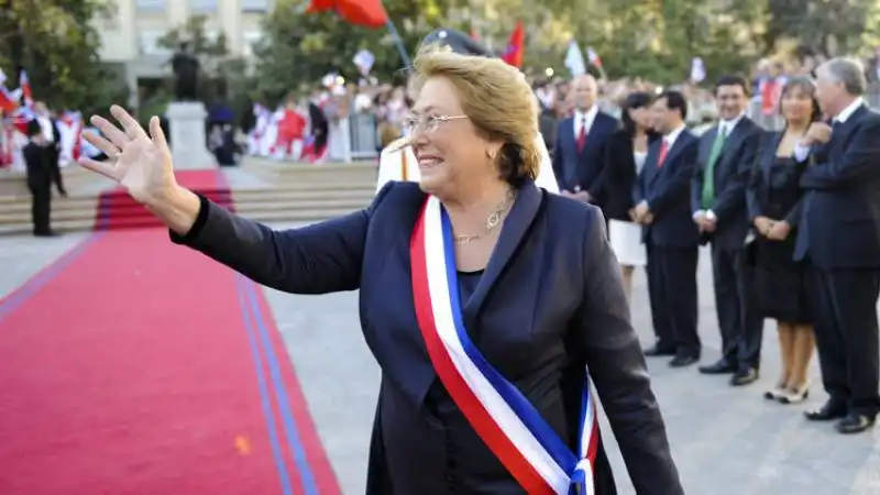 BACHELET ACCOGLIE IL CILE