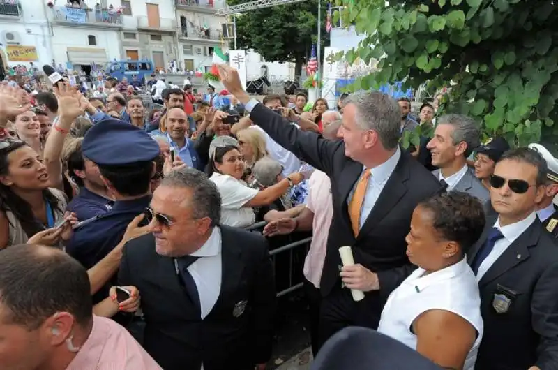 bill de blasio con la famiglia a grassano in basilicata  17