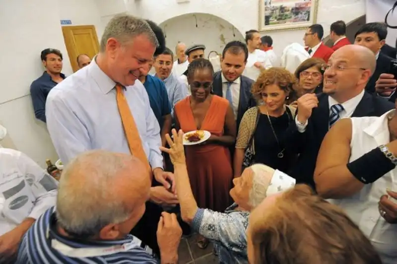 bill de blasio con la famiglia a grassano in basilicata  2