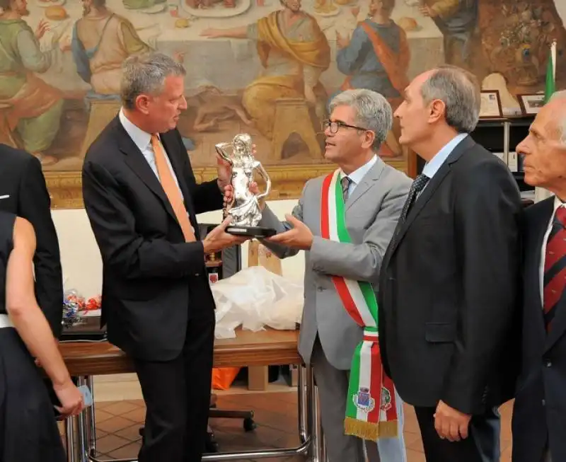 bill de blasio con la famiglia a grassano in basilicata  29