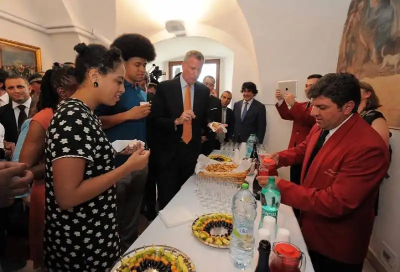 bill de blasio con la famiglia a grassano in basilicata  33