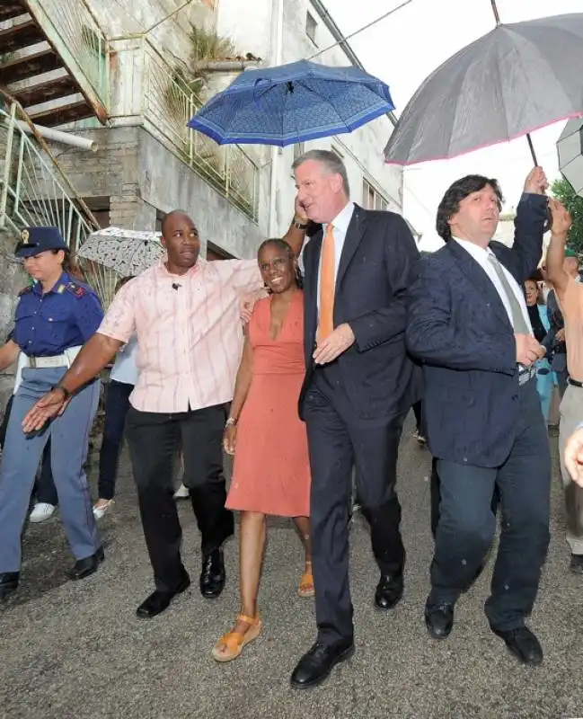 bill de blasio con la famiglia a grassano in basilicata  5