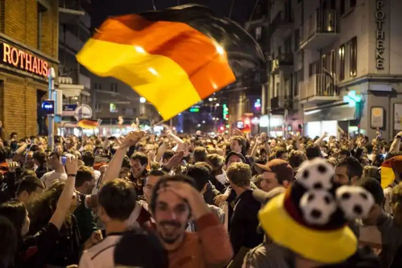 festeggiamenti  mondiali in germania (40)