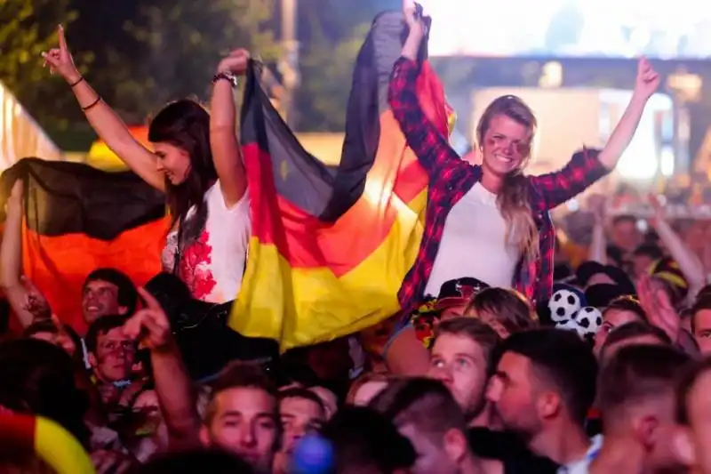 festeggiamenti  mondiali in germania (7)