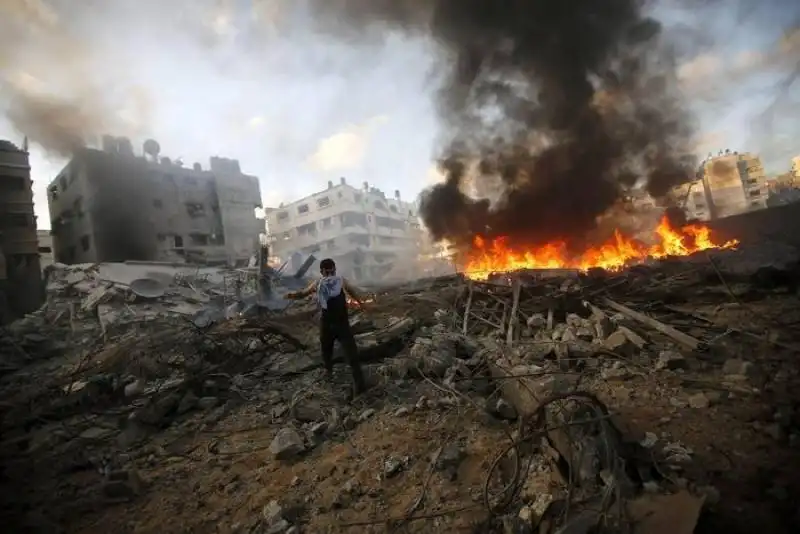 GAZA BOMBARDATA