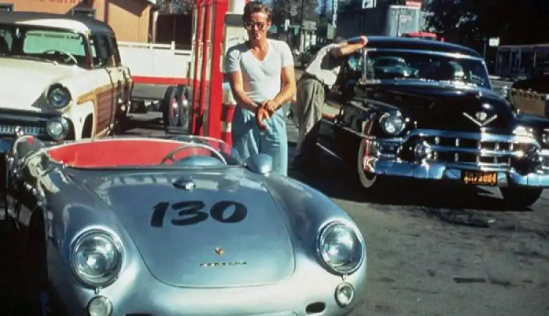 james dean fa benzina alla sua maledetta porsche