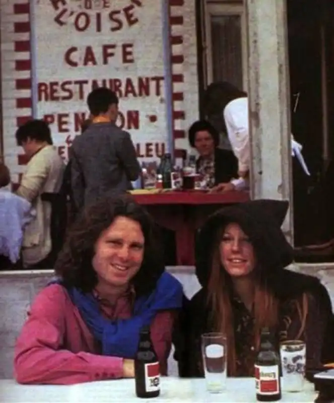 jim morrison e pam courson in francia