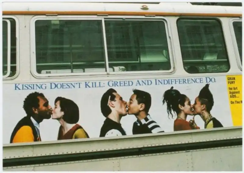 kissingbus