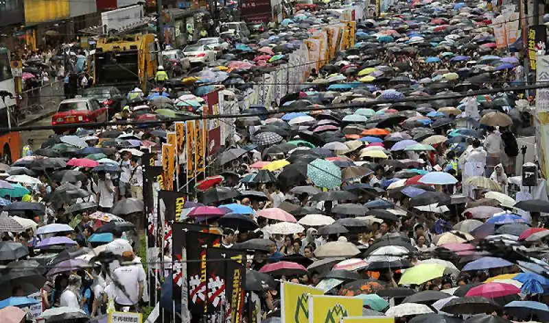 la marcia per la democrazia a hong kong 3