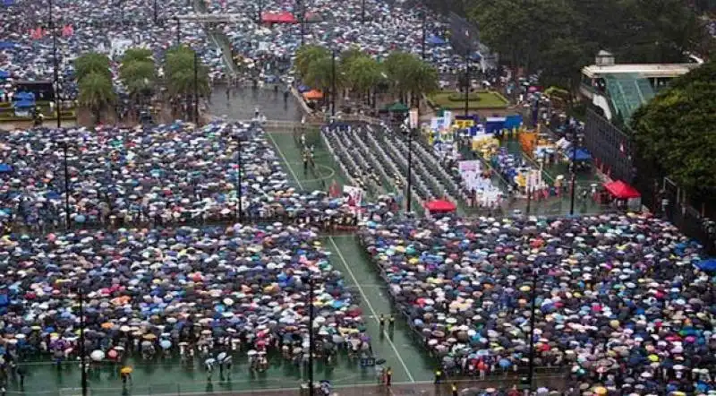 la marcia per la democrazia a hong kong 4