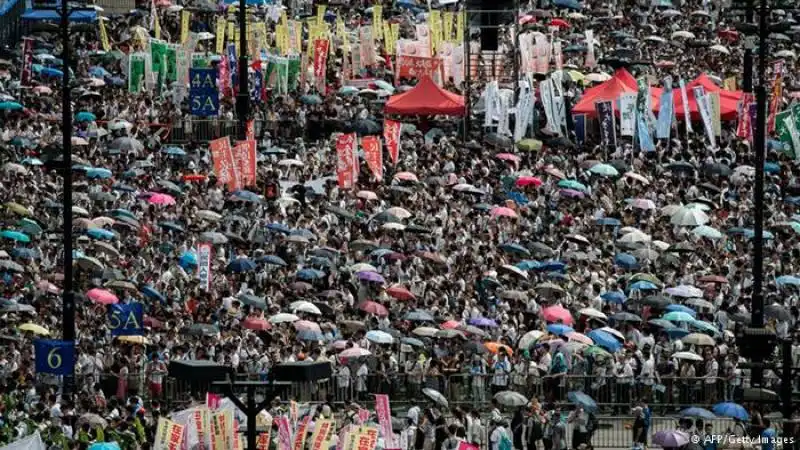 la marcia per la democrazia a hong kong 5