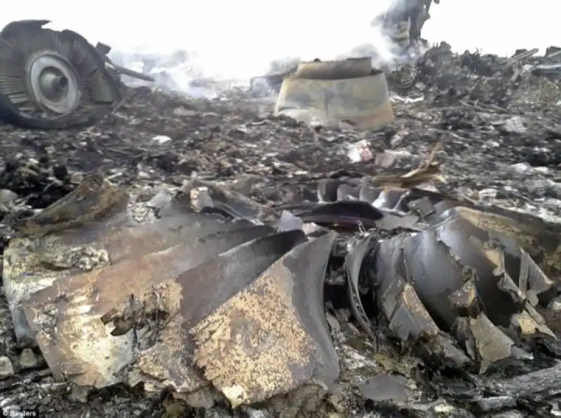 la tragedia del volo mh17 della malaysia airlines 8