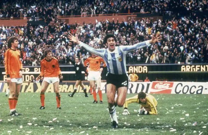 MARIO KEMPES