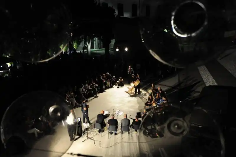 musica live sulla piazza del maxxi