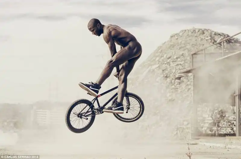 nigel sylvester nudo in bmx