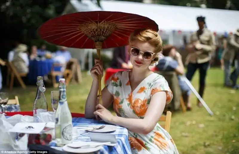 ombrelini e stile vintage alla chap olympiad,