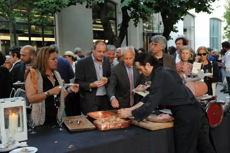 pane e mortadella per gli ospiti