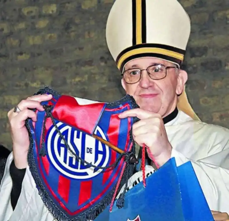 PAPA BERGOGLIO SAN LORENZO