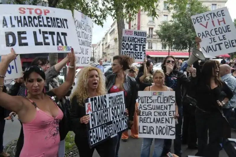 PROSTITUTE IN PIAZZA IN FRANCIA