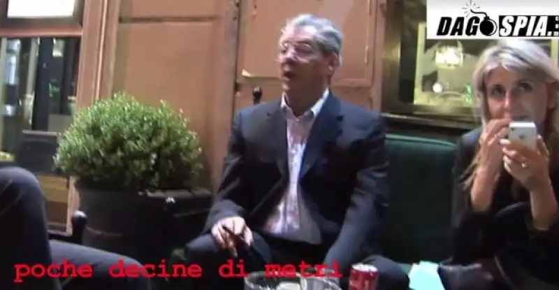 umberto bossi a via veneto frame dal video di veronica del solda 