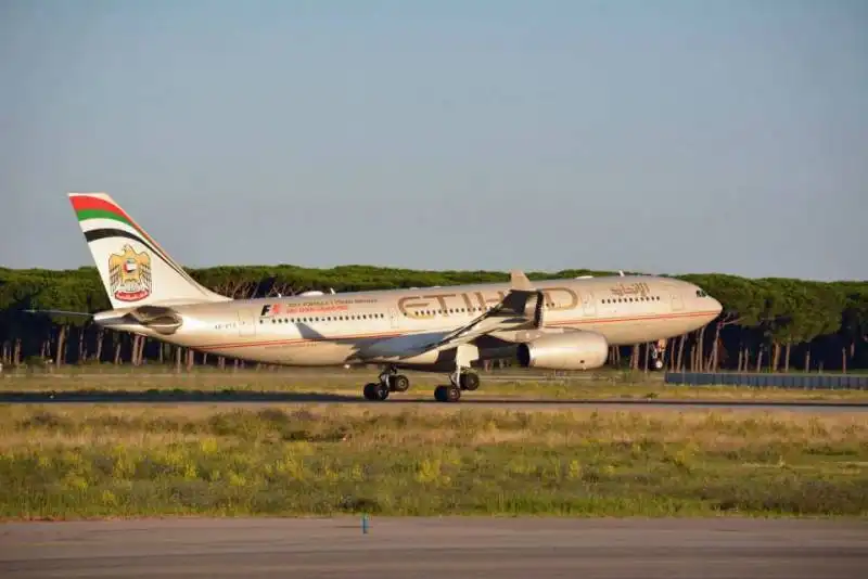 volo etihad atterra a fiumicino