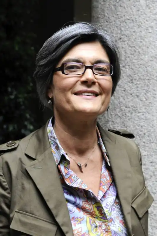 ADA LUCIA DE CESARIS 