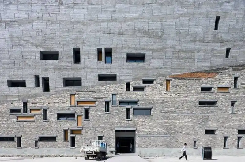 alejandro aravena wang shu ningbo museum 4278 528x349