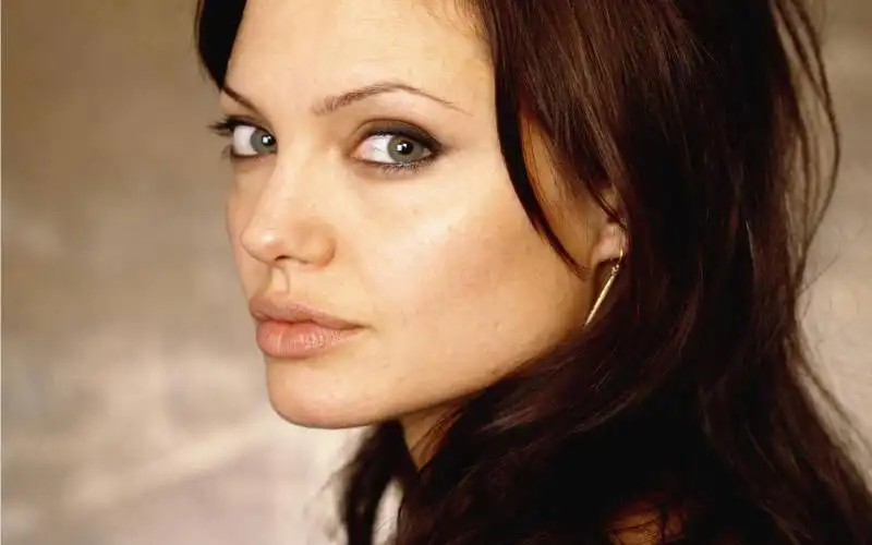 angelina jolie