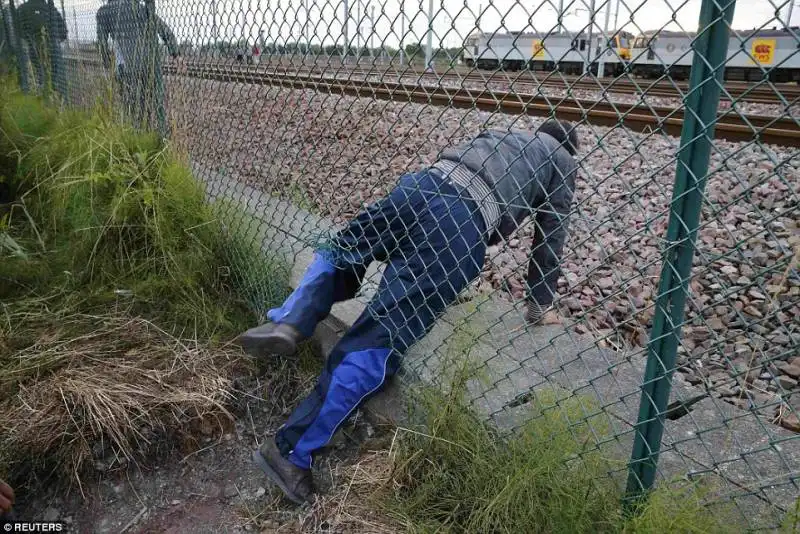 calais clandestini in transito  21