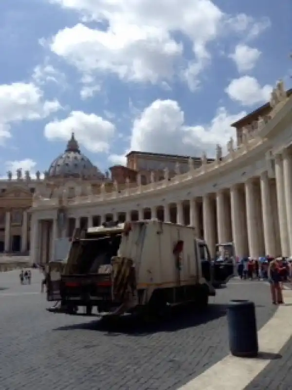 CAMIONCINO AMA SAN PIETRO