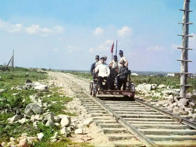 ferrovia costruita durante la prima guerra mondiale per connettere san pietroburgo e murmansk