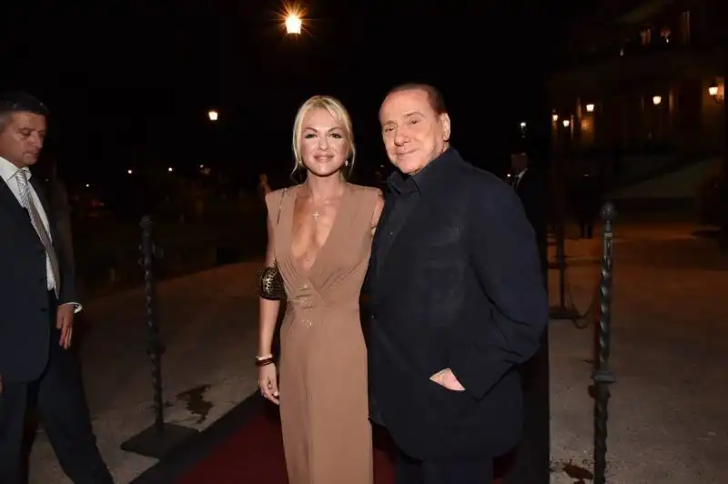 francesca pascale e silvio berlusconi (3)