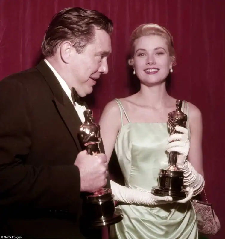 grace kelly e edomond o brien 1955