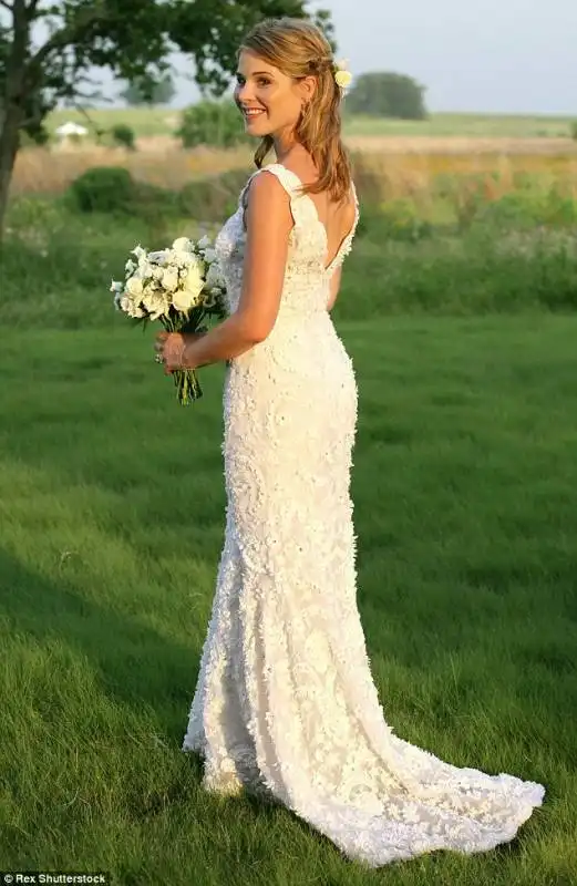 jenna bush con abtio oscar de la renta