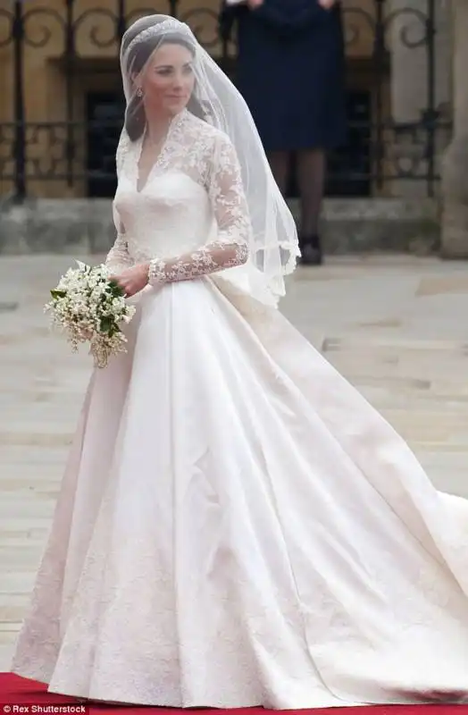 kate middleton abito sarah burton