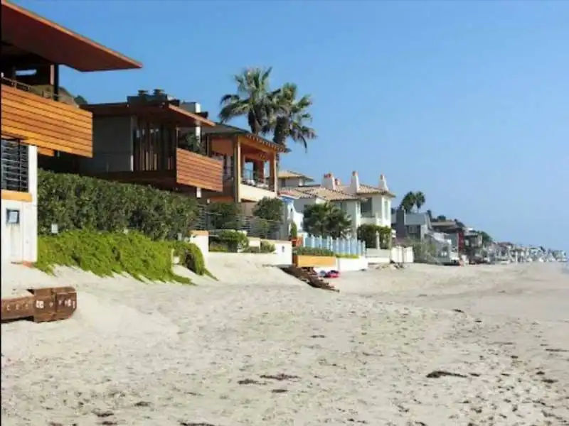 MALIBU - billionaires-beach-carbon-beach-malibu-1