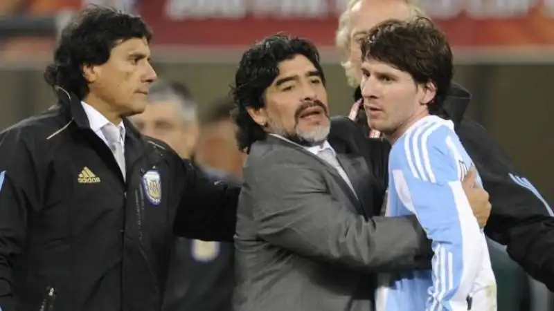 MESSI MARADONA