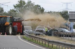 protesta agricoltori su a31