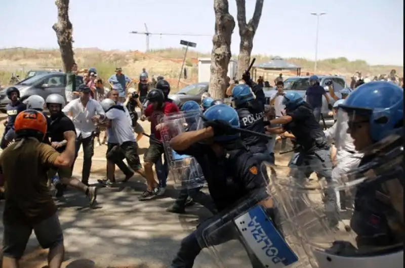 ROMA SCONTRI ANTIPROFUGHI