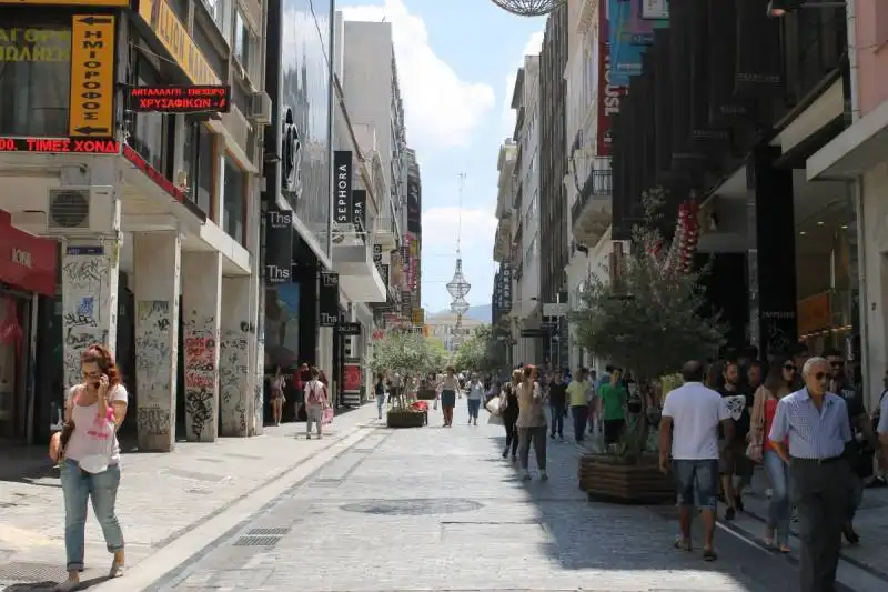 syntagma square sullo sfondo