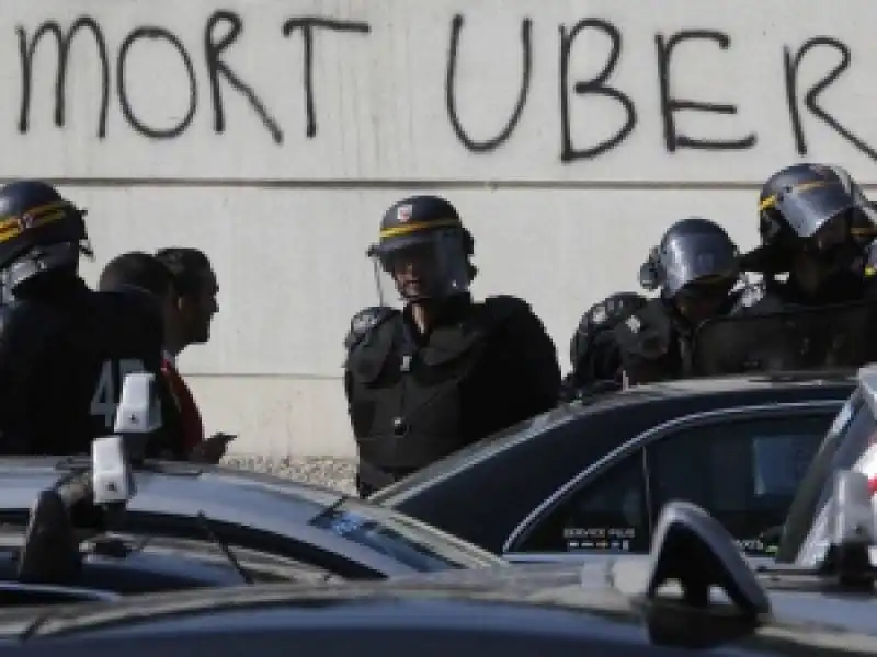 TASSISTI CONTRO UBER