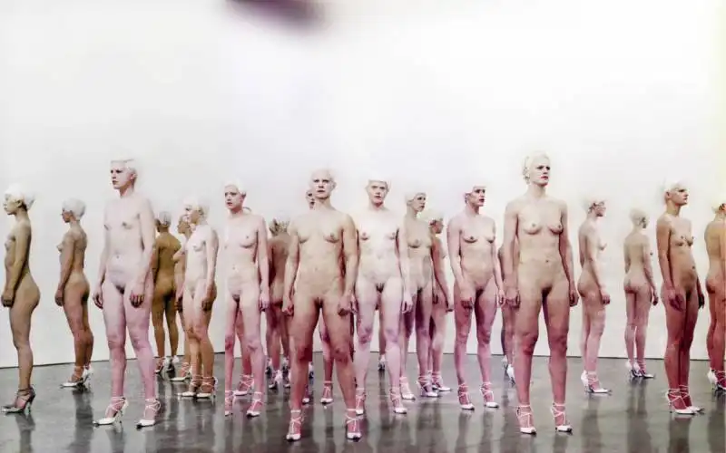 VANESSA BEECROFT 1