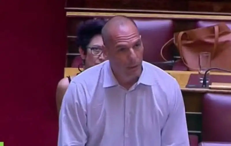 varoufakis in parlamento contro l accordo firmato da tsipras